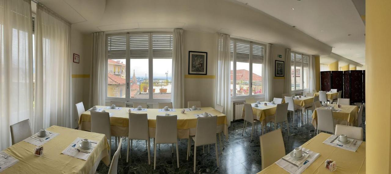 Hotel Robinia Imperia Eksteriør billede