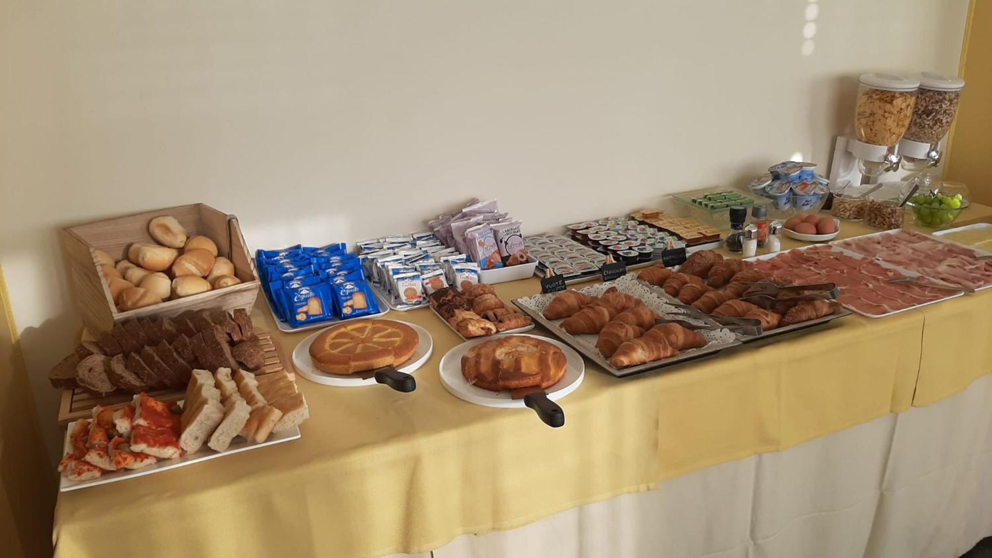 Hotel Robinia Imperia Eksteriør billede