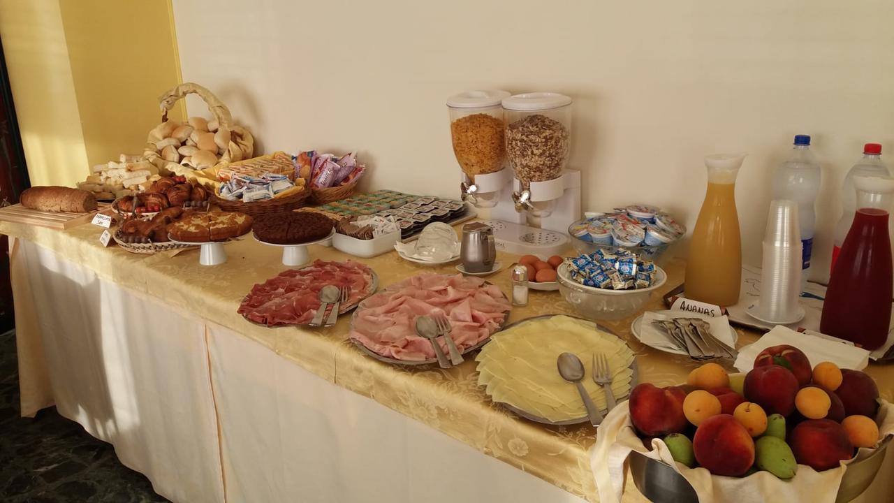 Hotel Robinia Imperia Eksteriør billede