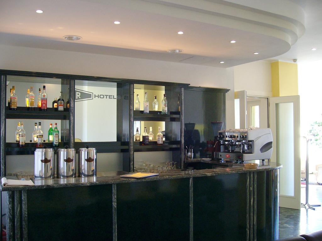 Hotel Robinia Imperia Eksteriør billede