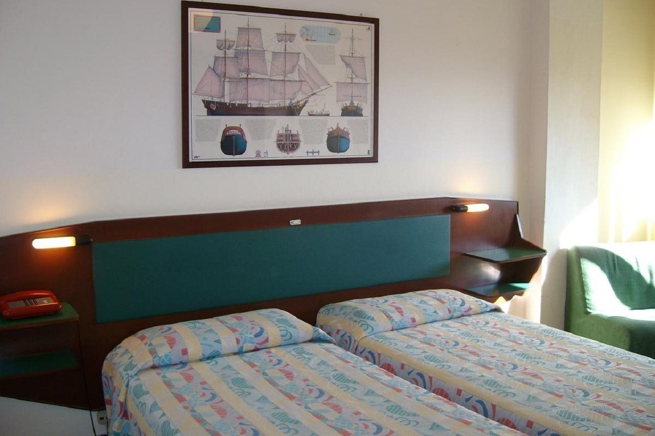 Hotel Robinia Imperia Eksteriør billede